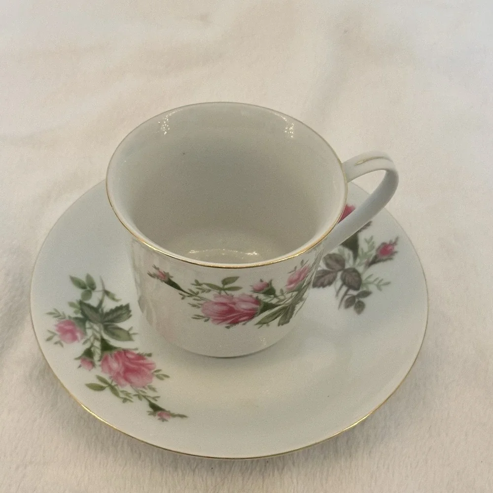 Vintage Made in China Pagoda Mark Roses Coffee Tea CUP & SAUCER‎